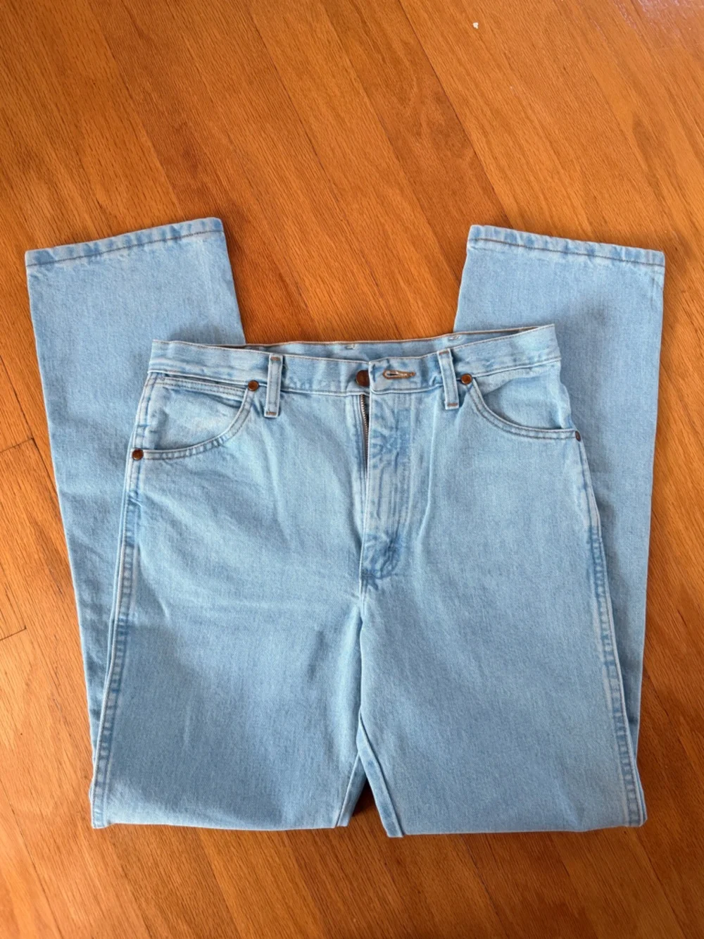Wrangler Light Blue Denim Jeans with Branded Tag - Vintage - Picture 2 of 4